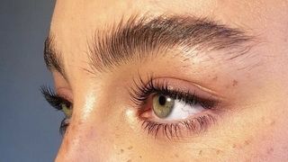 5 причин попробовать энзимный пилинг для бровей